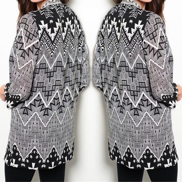 SALE 👀 Black White Aztec Print Kimono Cardigan - Picture 3 of 6